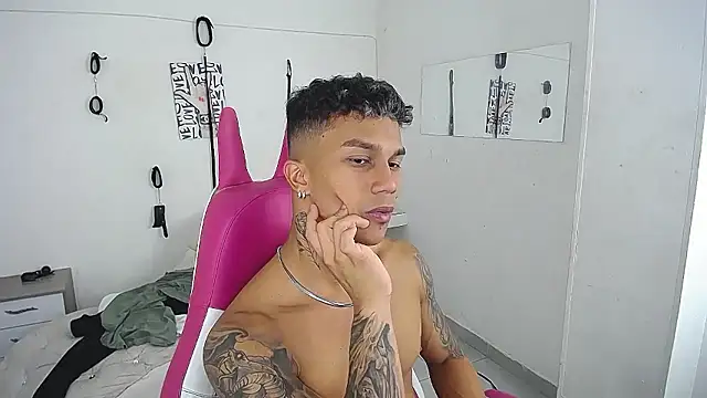 Leonard_Price's Live XXX Chat