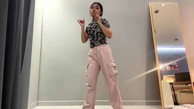 SweetMiaXO's Webcam Show