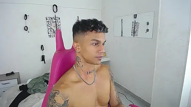 Leonard_Price's Live XXX Chat