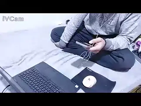 yazin19 Adlı Modelin Canlı XXX Sohbeti