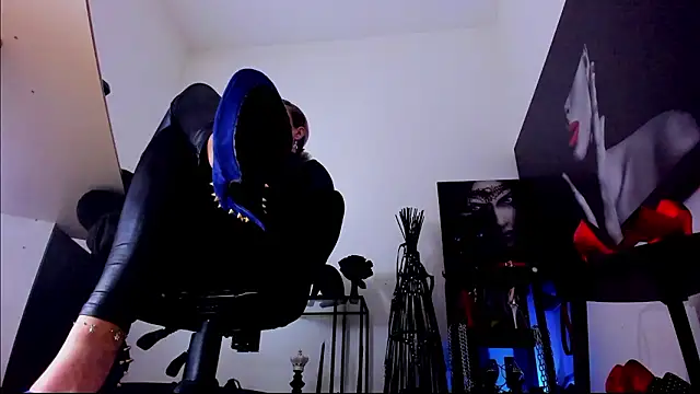 Chat XXX en directo de MistressDemisweet