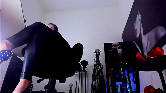 MistressDemisweet Chat XXX live