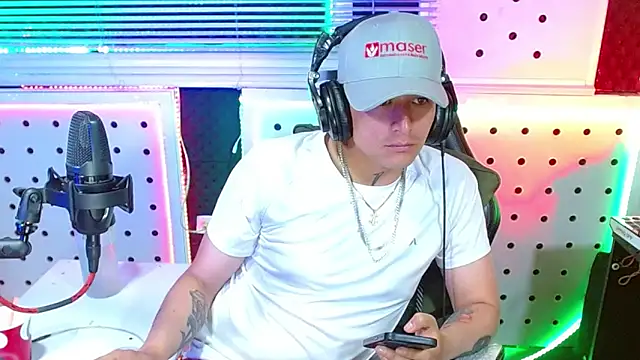 Godofcumxxx 现场XXX聊天