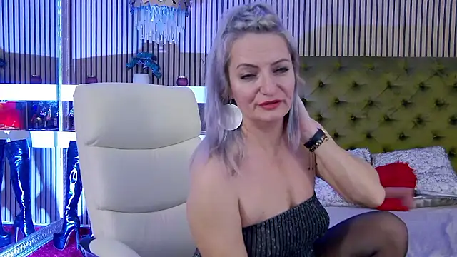 LadyTouch live XXX chat