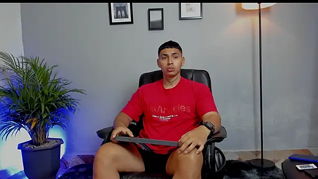 ronnie_crafored: онлайн-секс-чат