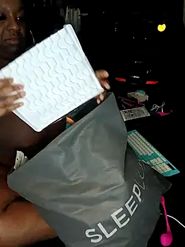 แชท XXX สดของ Thickkemzz41