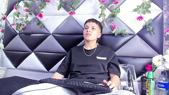 Megan_Thompson_ লাইভ XXX চ্যাট