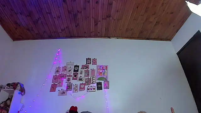 Pucaa_ 라이브 XXX 채팅