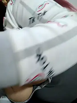 DALO3A85 লাইভ XXX চ্যাট