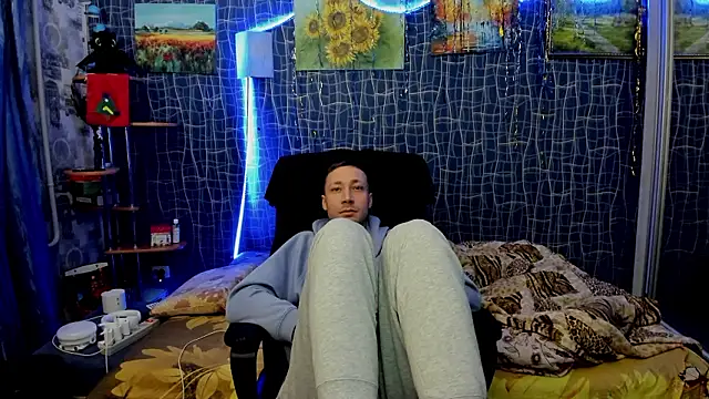 CuteBoy228's Webcam Show