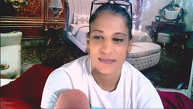 IndianSexcSmylen Live XXX chat