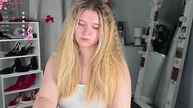 Rebecca_Kelly 即時 XXX 聊天