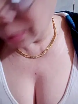 small-house123's Live XXX Chat