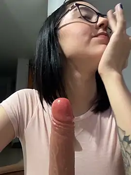 دردشة HinaSweet الجنسية المباشرة