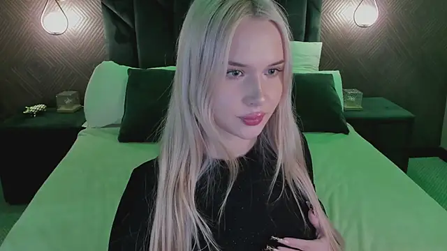 دردشة NicoletaCooper الجنسية المباشرة