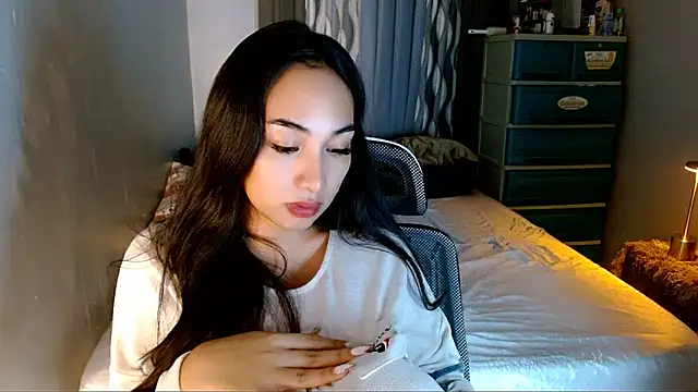 SweetLilly_18 即時 XXX 聊天