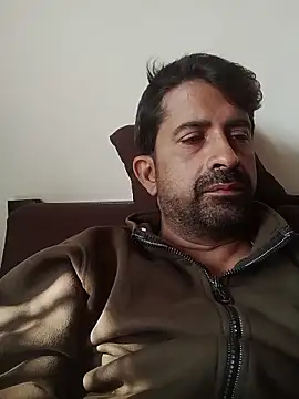 XxX_KING30 Adlı Modelin Canlı XXX Sohbeti