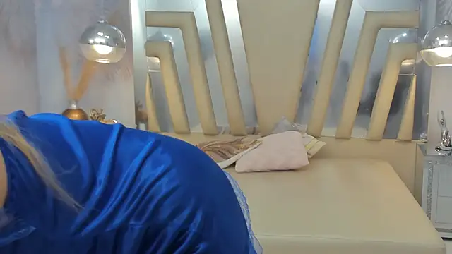 Chat +18 de Nataly-Blonde ao vivo