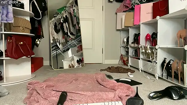 Ohbabykelly Adlı Modelin Canlı XXX Sohbeti