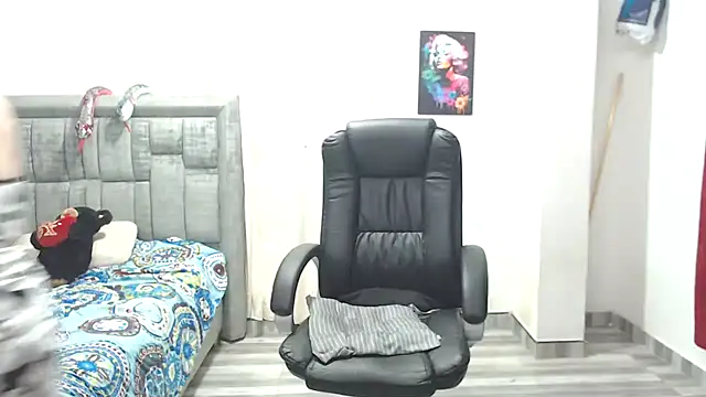 LAURA_CRAIZY's Live XXX Chat