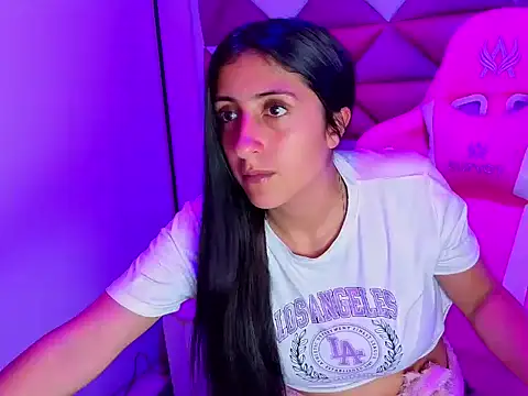 Cameron_cutte Adlı Modelin Canlı XXX Sohbeti