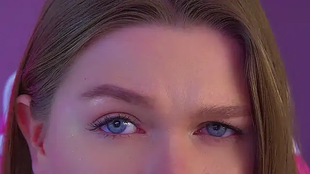 CrystalLyons Adlı Modelin Canlı XXX Sohbeti