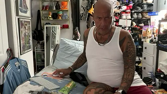 lovetatts64のライブXXXチャット