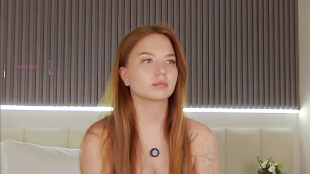 NikaDines' Live XXX Chat