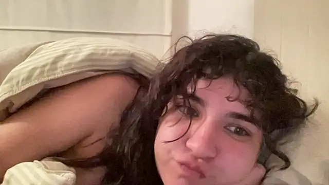 Esmerald_01's Webcam Show