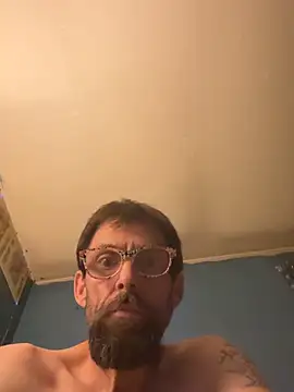 Онлайн чат XXX biggdaddyandqueenn