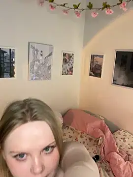 Chat +18 de Essie_Fanning ao vivo