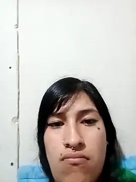 esmeralda06 Adlı Modelin Canlı XXX Sohbeti