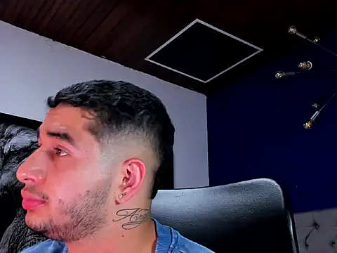 king_falconer's Live XXX Chat