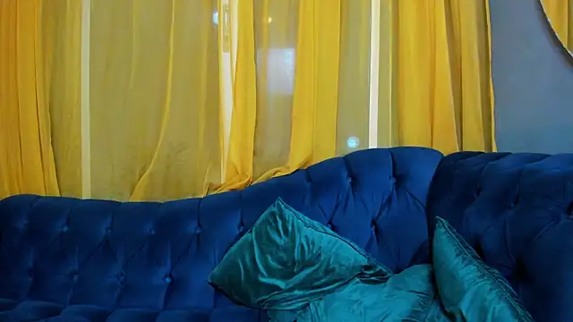 ZyroNight Adlı Modelin Canlı XXX Sohbeti