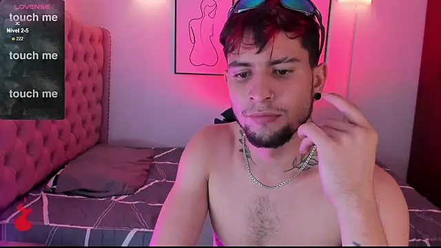 vaalentiino's Live XXX Chat