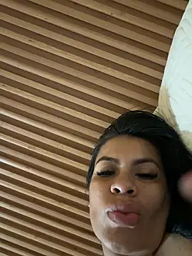 Chat XXX en directo de perla_hot4u