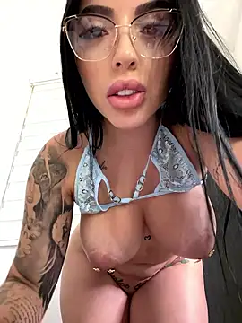 ALISSON_FOXXX1 Chat XXX in diretta