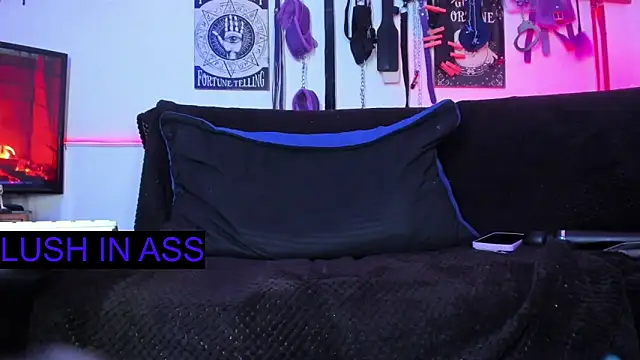 LucyStrike_'s Live XXX Chat