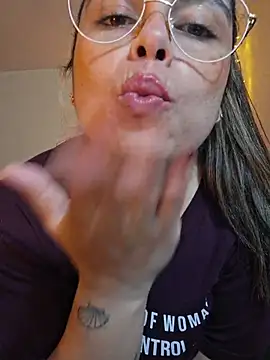 แชท XXX สดของ Juliietha_servas