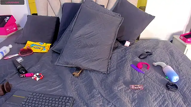 vahiolet_fuentes Show Webcam