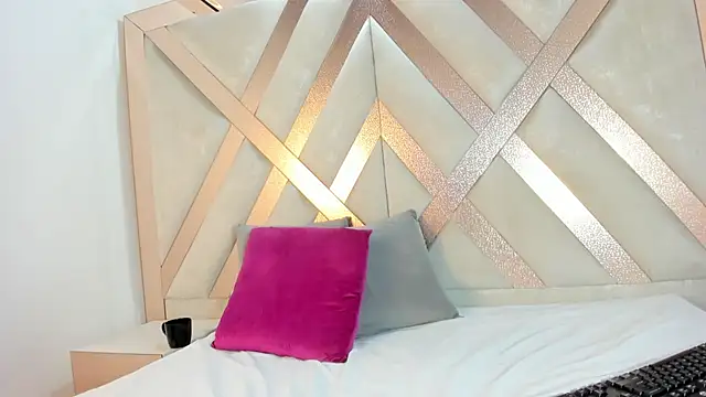 Cassandra_Armani Show Webcam