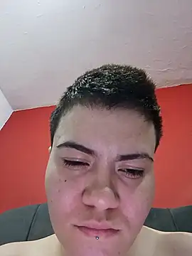 แชท XXX สดของ geminis_xxx