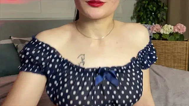 Živý XXX chat Adele_Shy_