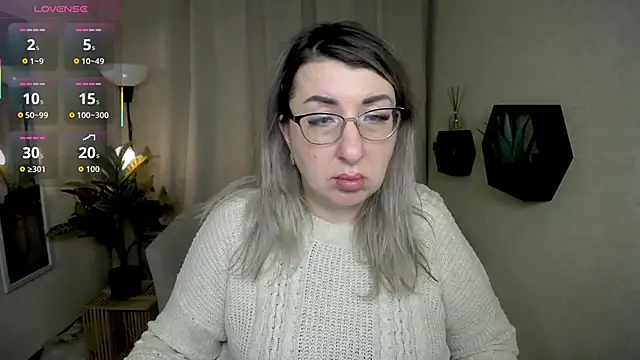 KKMimiKK 现场XXX聊天