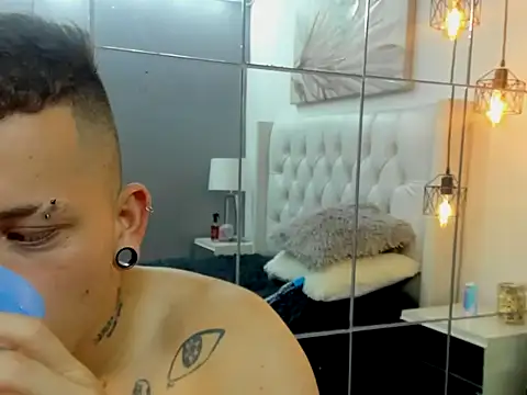 wildthor26's Live XXX Chat