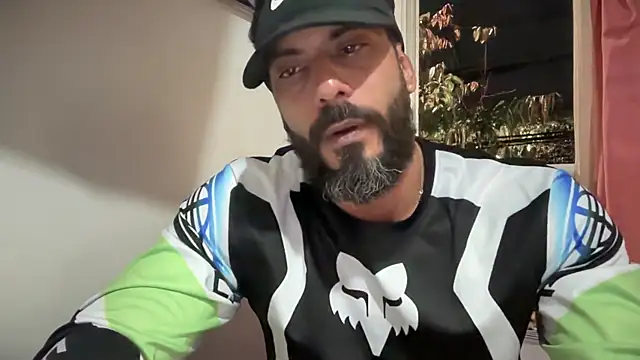 romeolovedark's Live XXX Chat