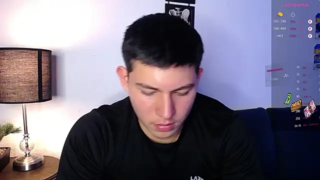 JamesCr_'s Live XXX Chat