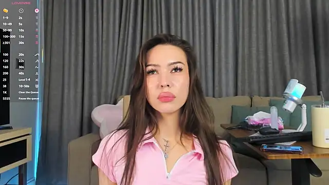 AliceCloudy Chat XXX live