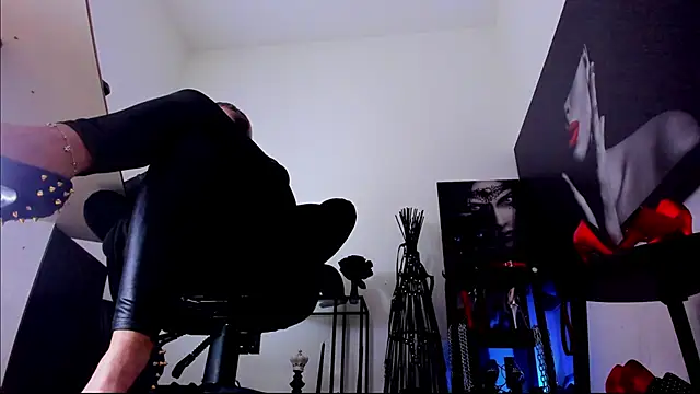 แชท XXX สดของ MistressDemisweet