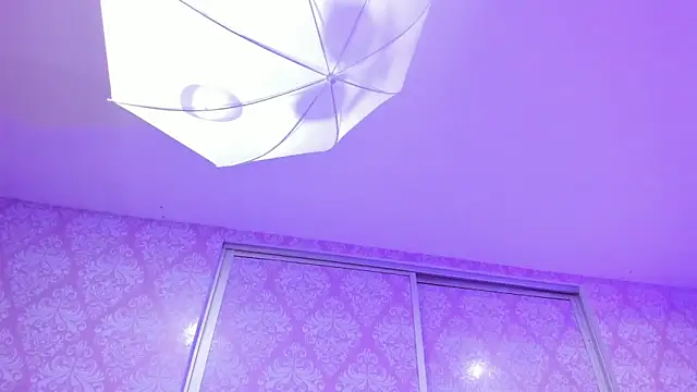 Zharyt_18 Chat XXX in diretta